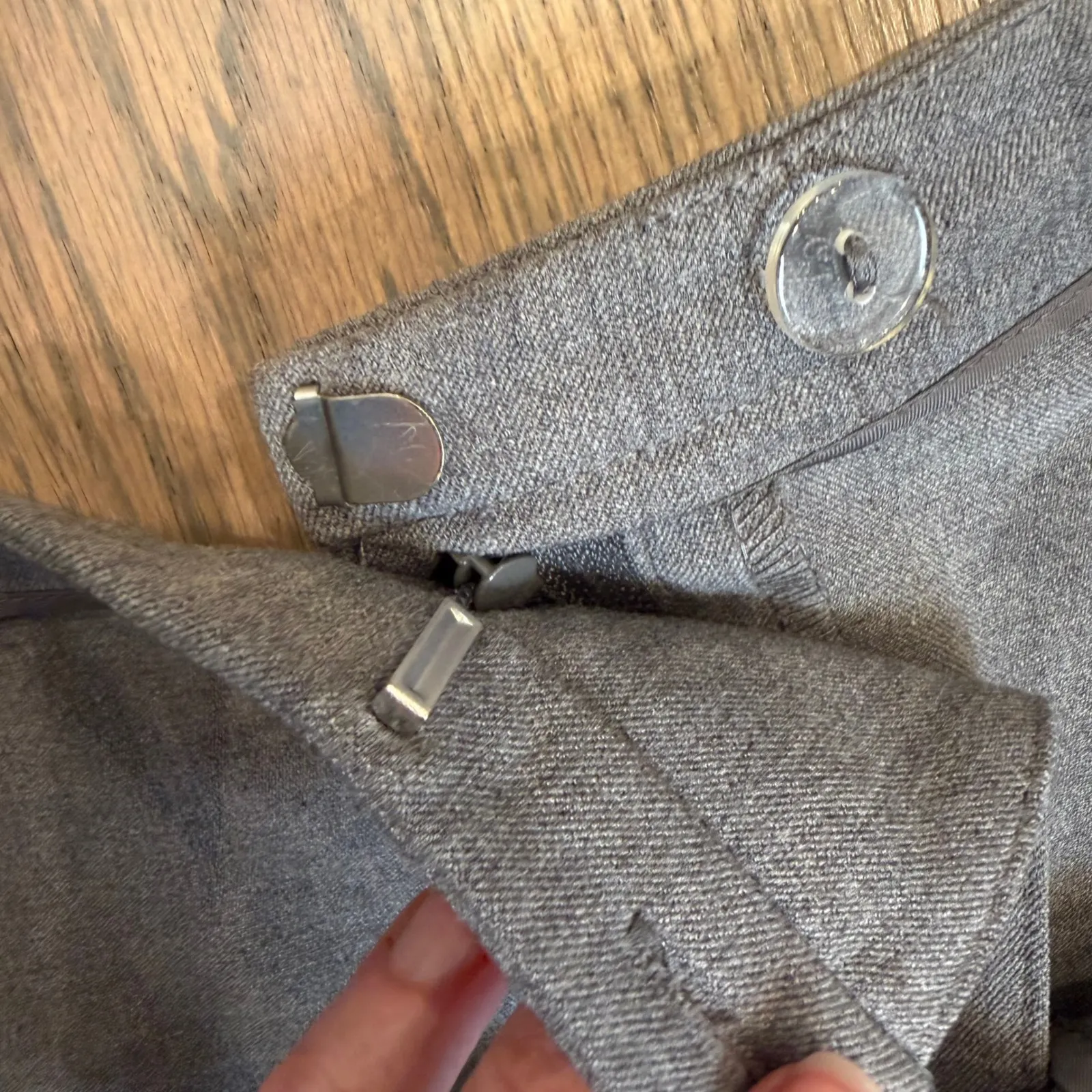 Chico's Women's Gray Flat Front Dress Pants Size 2 (12 US) Short - Image 8