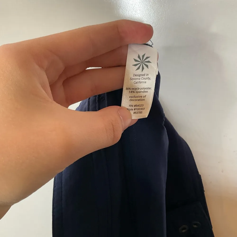 Athleta Navy Side Cinch Capra Pants Size 4 - Image 5