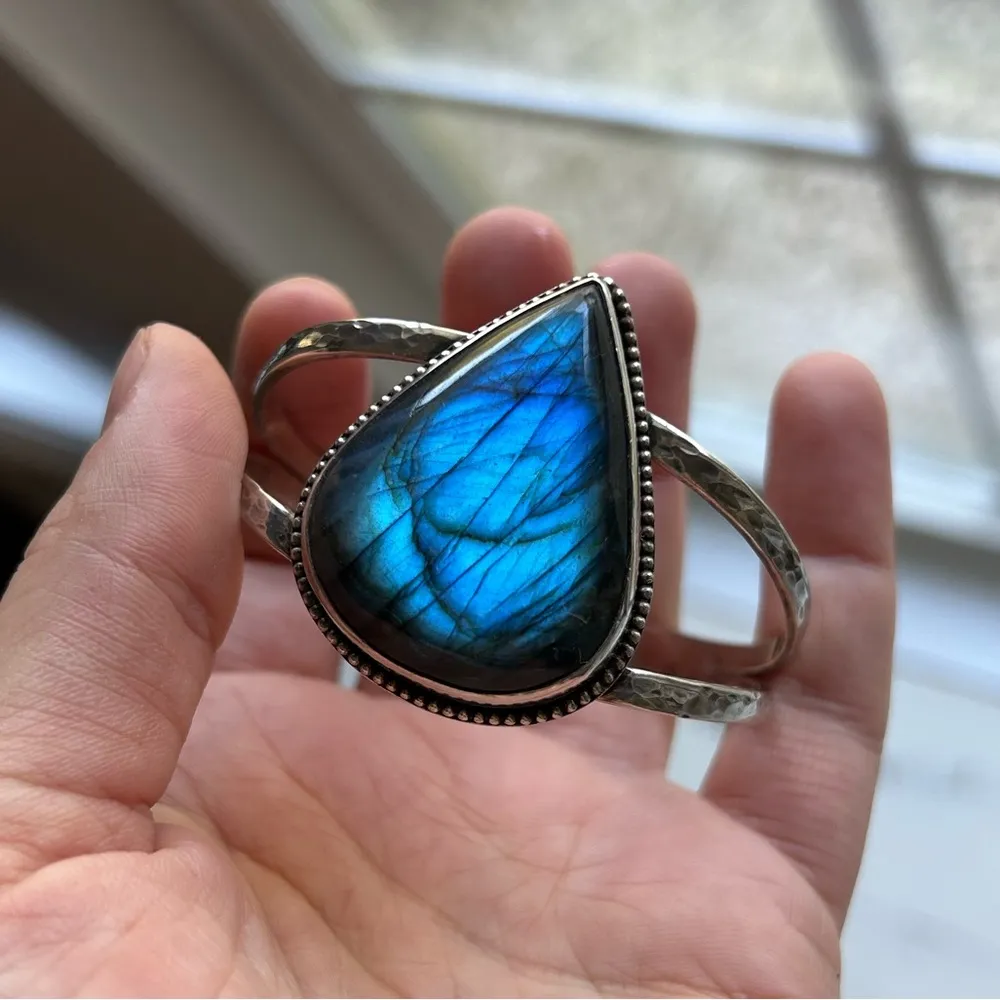 Sapwood designs labradorite sterling silver cuff bracelet - Image 4