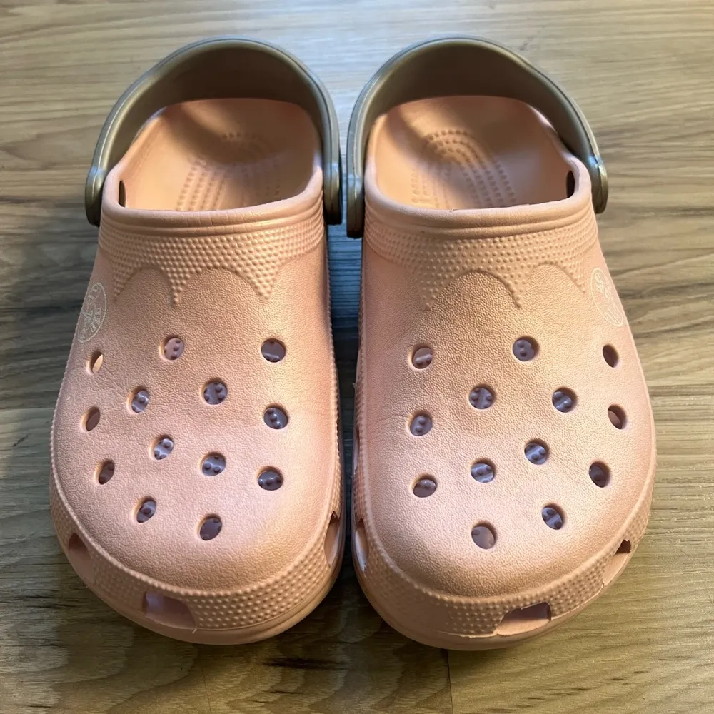 Very Rare Authentic New York Yankees Crocs Light Pink Women’s Size 8/9 - Image 5