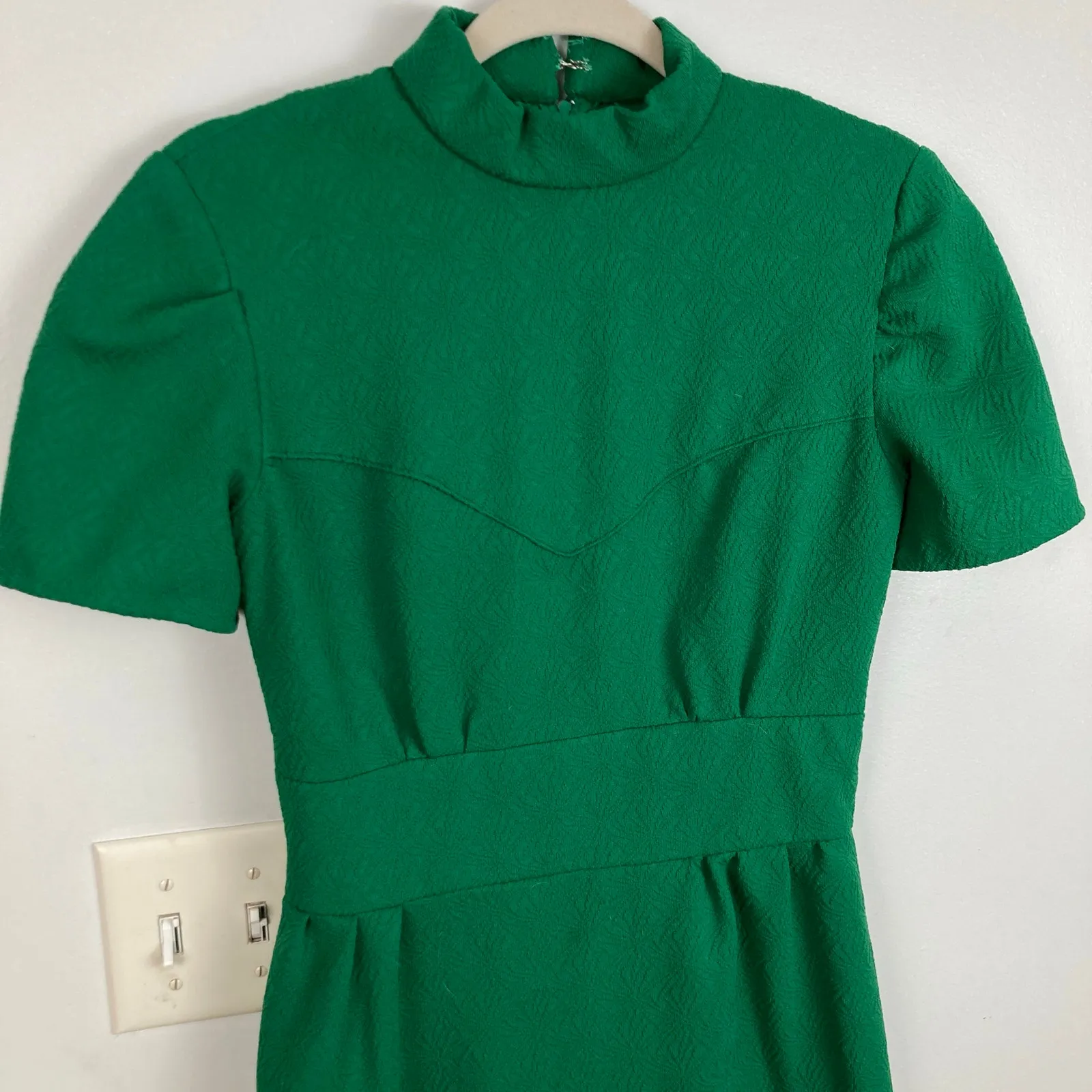 Vintage 60s Women Green Mod Mock Neck Textured Sheath Dress Size S MCM Mad Men - Image 3
