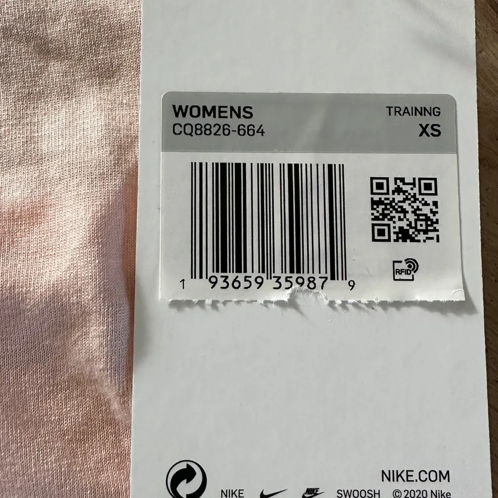 Nike Yoga washed coral racerback tank top size XS NWT - Image 7