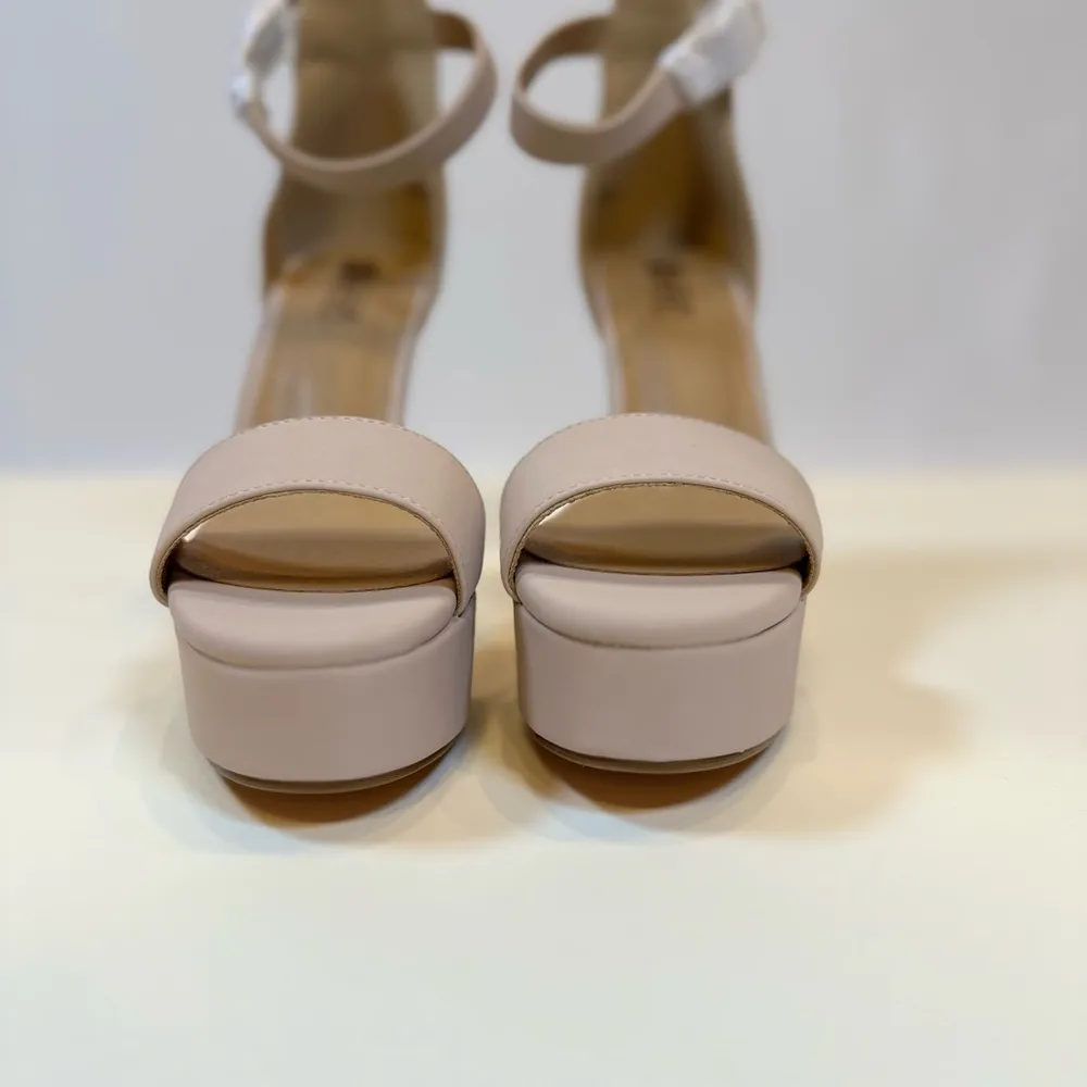Cream Platform Heels with Ankle Strap 1 inch platform 4.5 inch heel. Size 7 - Image 2