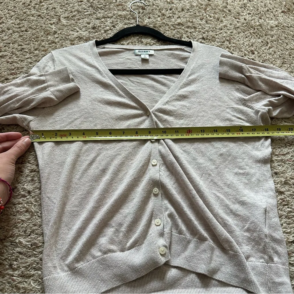 Old Navy women's beige V-neck button-front cardigan 3/4 sleeves Size Medium - Image 6