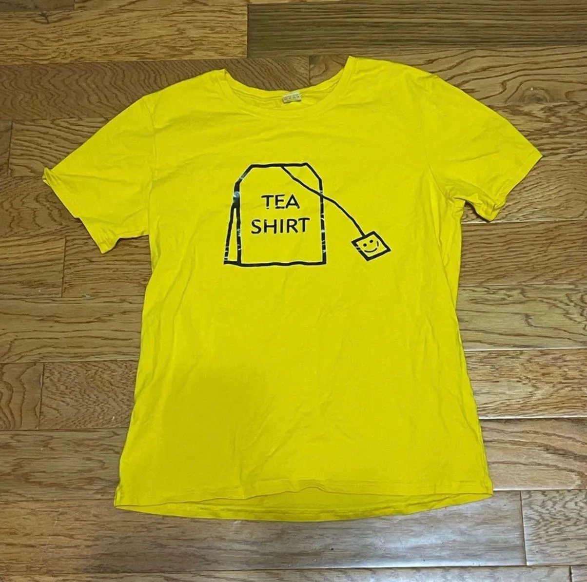 Yellow Graphic Tea Shirt Size L petite - Image 2