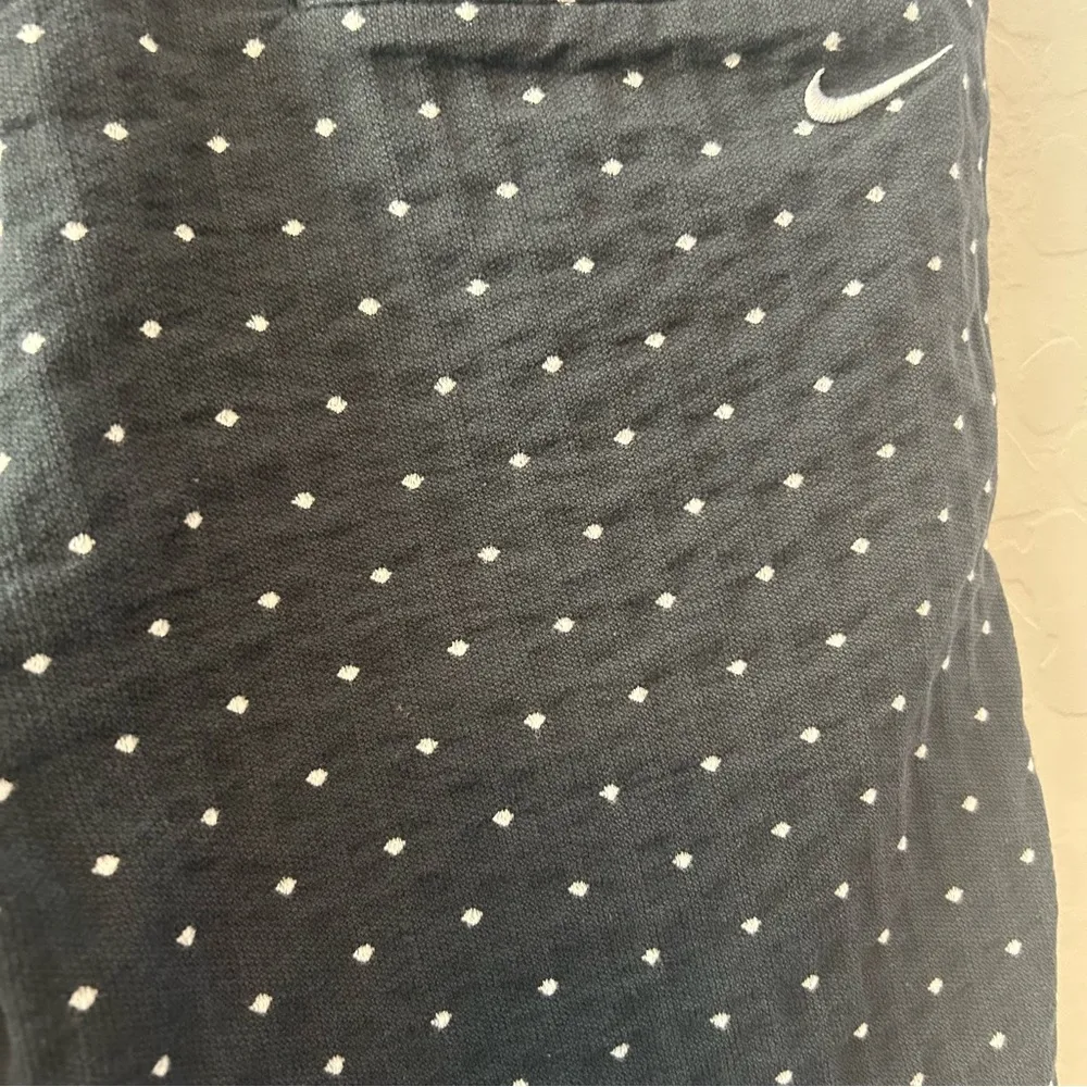 Nike golf tour performance dri-fit black and white polka dot print capri size 6 - Image 16