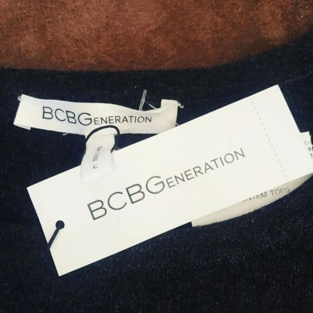 BCBGeneration Crop top sweater size L - Image 4