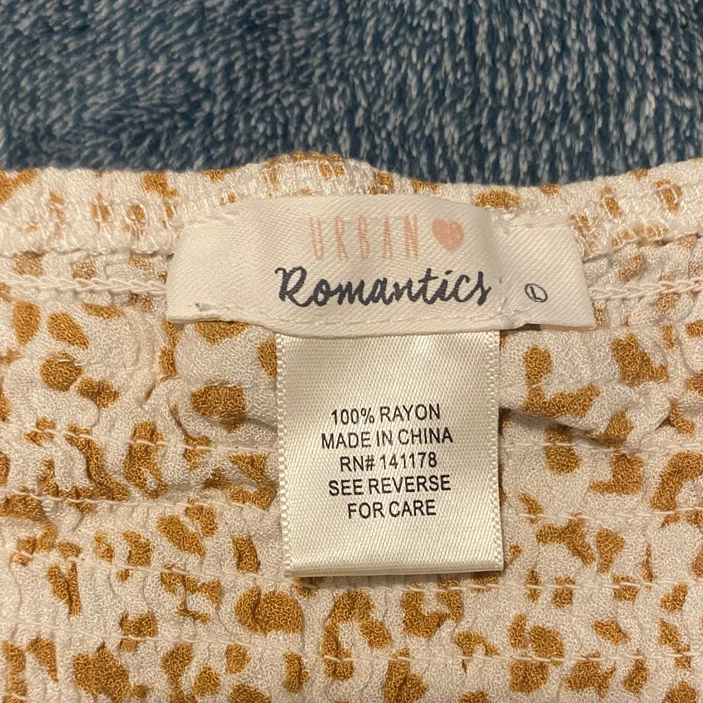 URBAN Romantics Cream Leopard Crop Top - Image 2