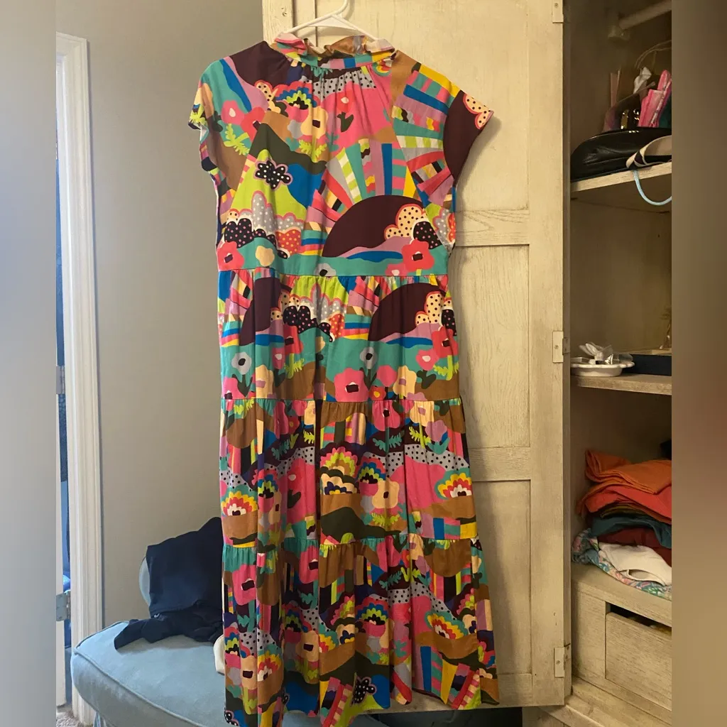 Wow! One of the original amazing Crosby prints on this maxi dress with pockets! - Image 2