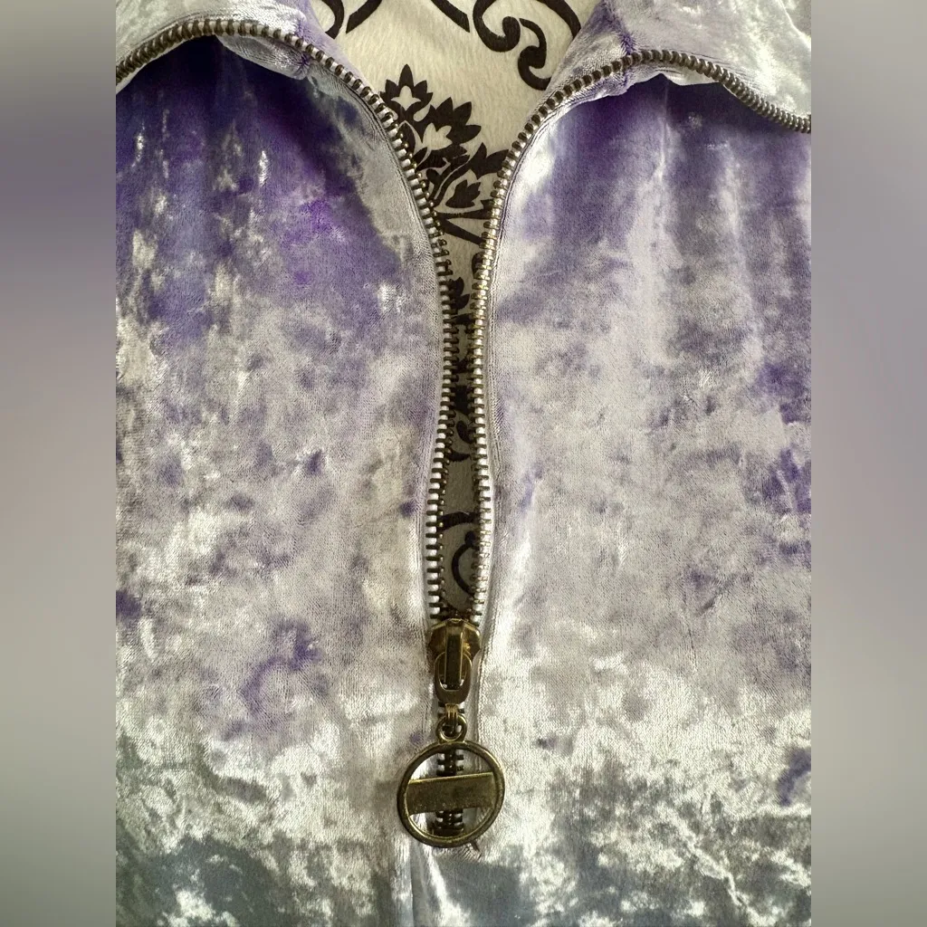 DESIGN TODAYS Vintage Velvet - Image 4