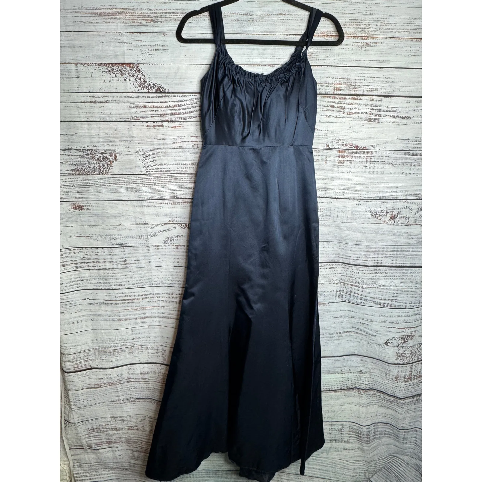 Vera Wang Navy Satin Evening Gown – Size 12 – Elegant Formal Maxi Dress - Image 2