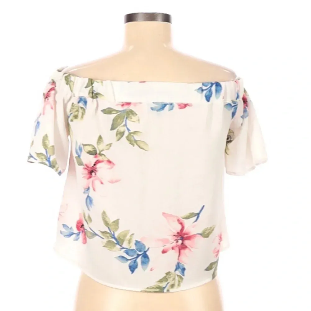 ALYTHEA size small white floral flirty crop top - Image 3