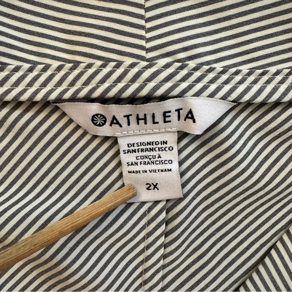 ATHLETA grey/white stripe wrap dress, plus size 2X - Image 8