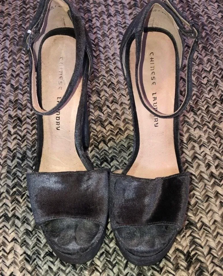 Grey  heels - Image 2