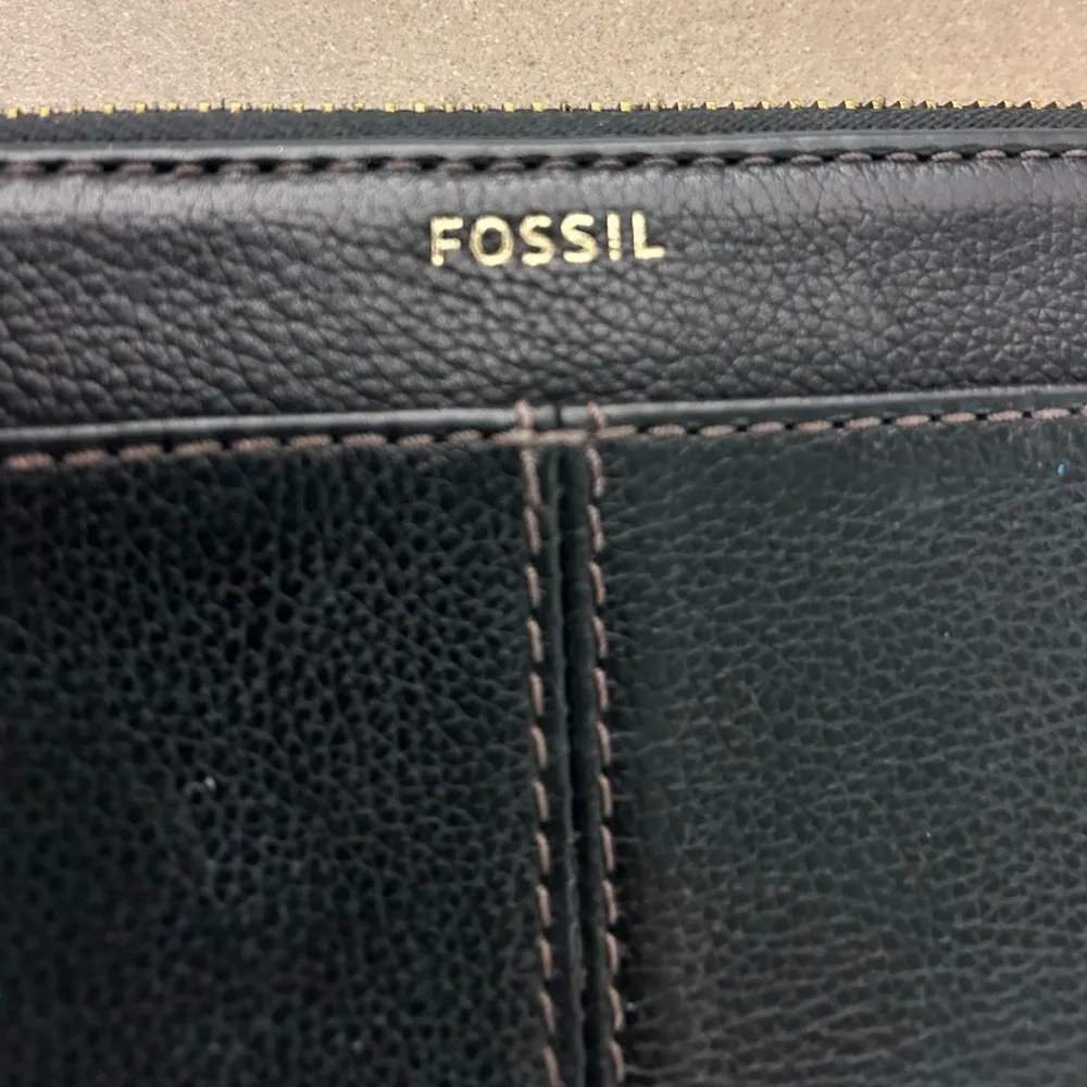 Fossil Black Leather Wallet-very nice and truly well built! - Image 5