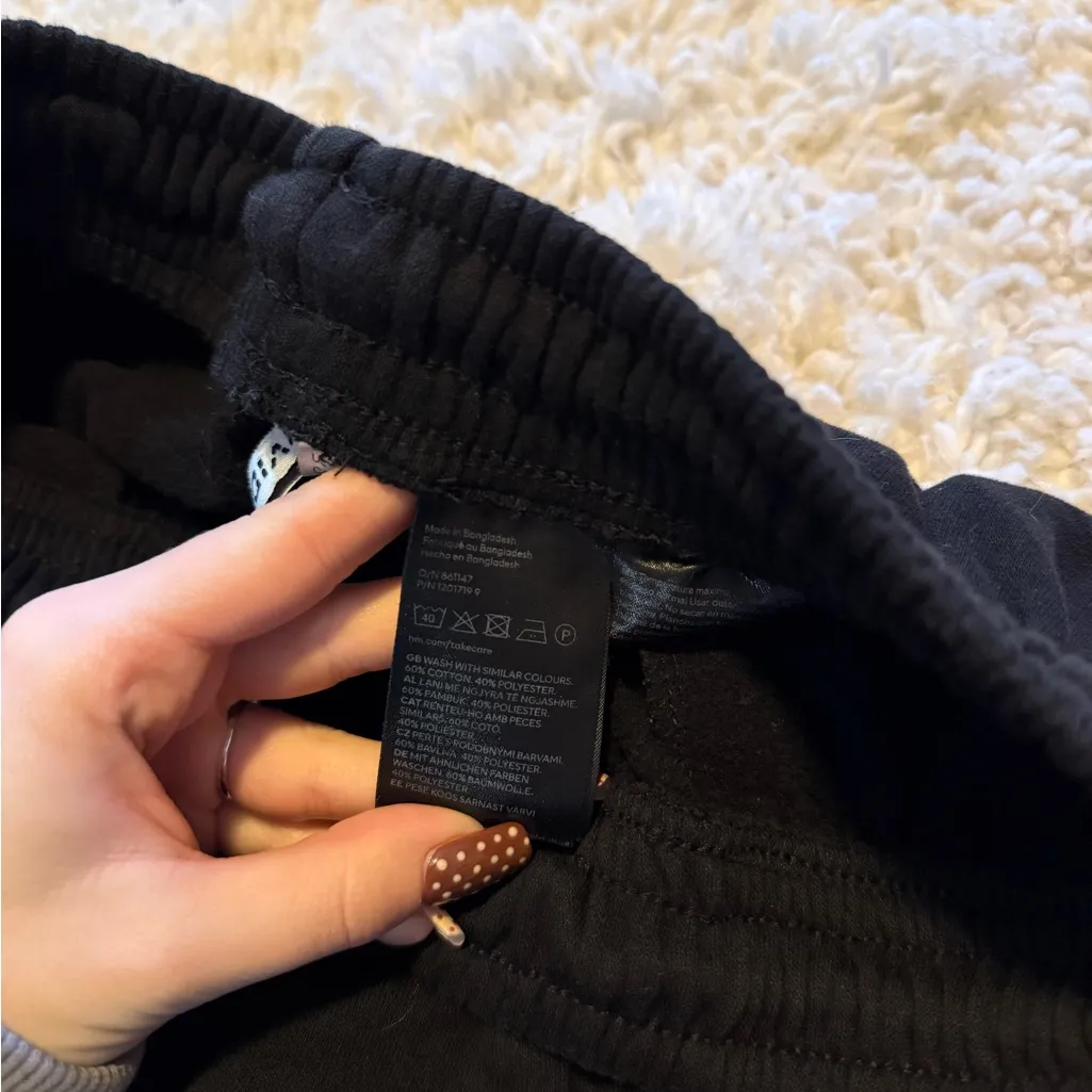 H&M Divided Black Women's Shorts - Image 5