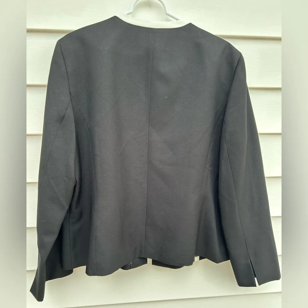 Black Label Blue and White Tailored Blazer - Image 3