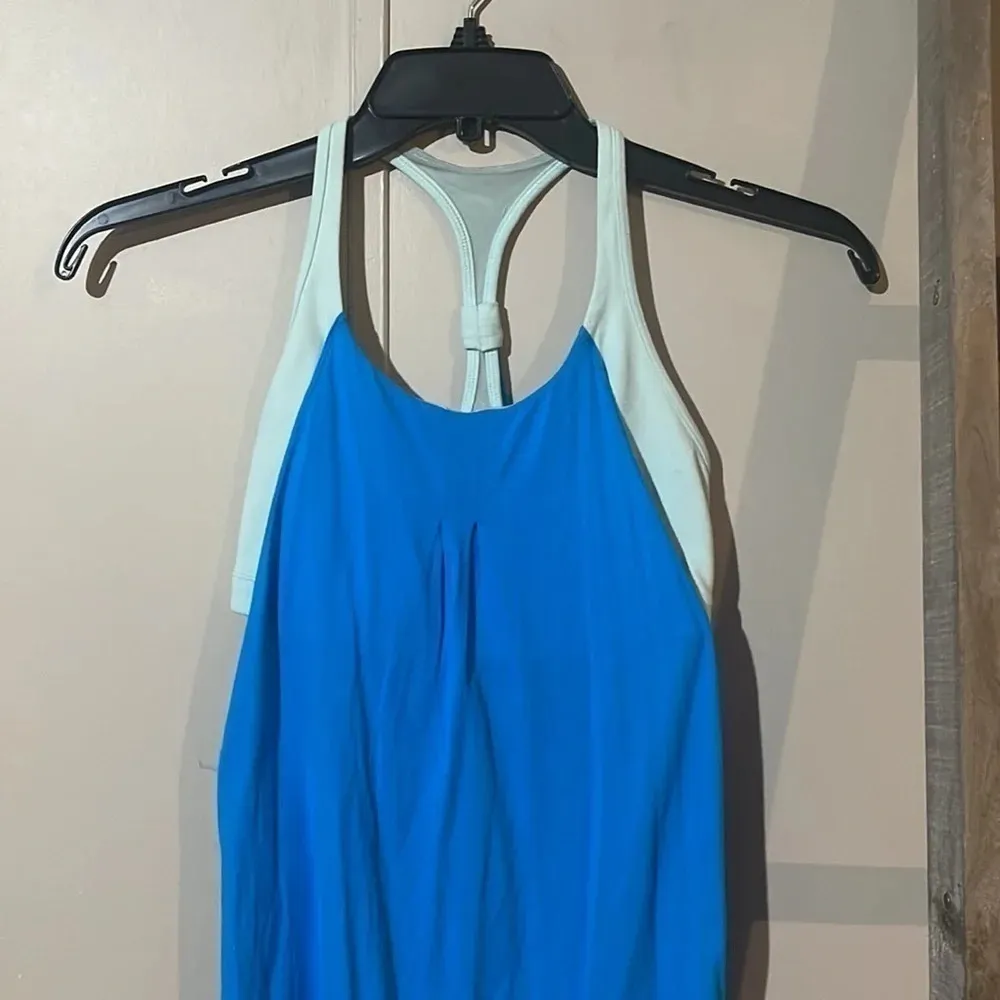 LULULEMON Built In Shelf Bra Tank Top Blue 2 Tone - Image 4