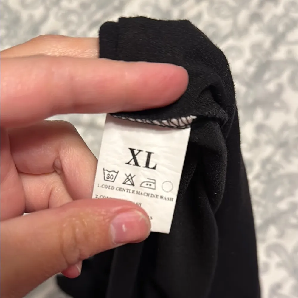 Black High Neck Tank Top with Fitted Design Size XL - Image 4