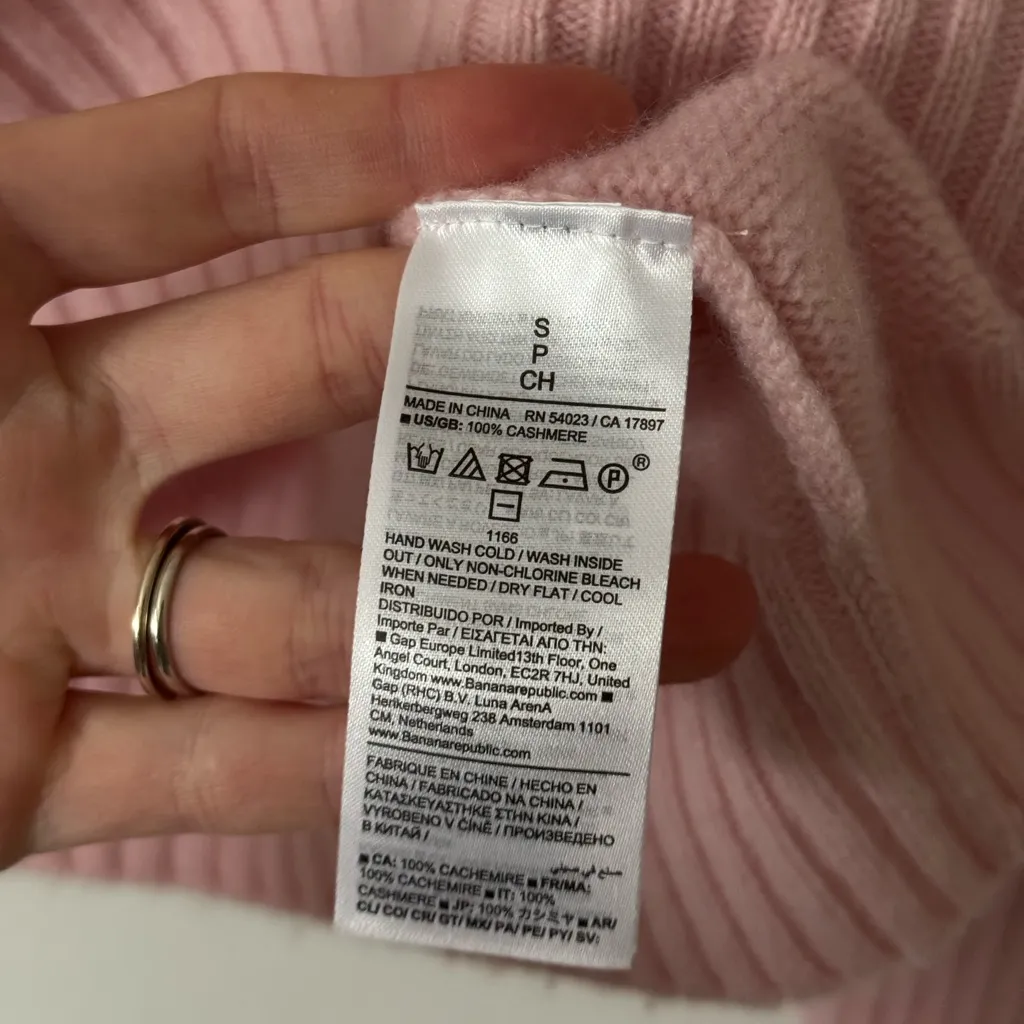 Banana Republic S Cashmere Light Pink Crewneck Sweater - Image 4