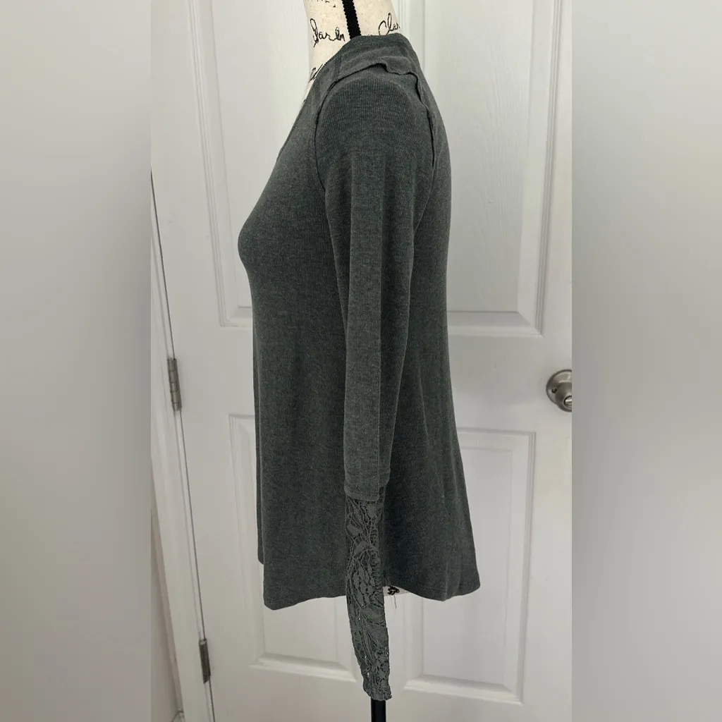 Knox Rose Top with Lace Accents - Image 2