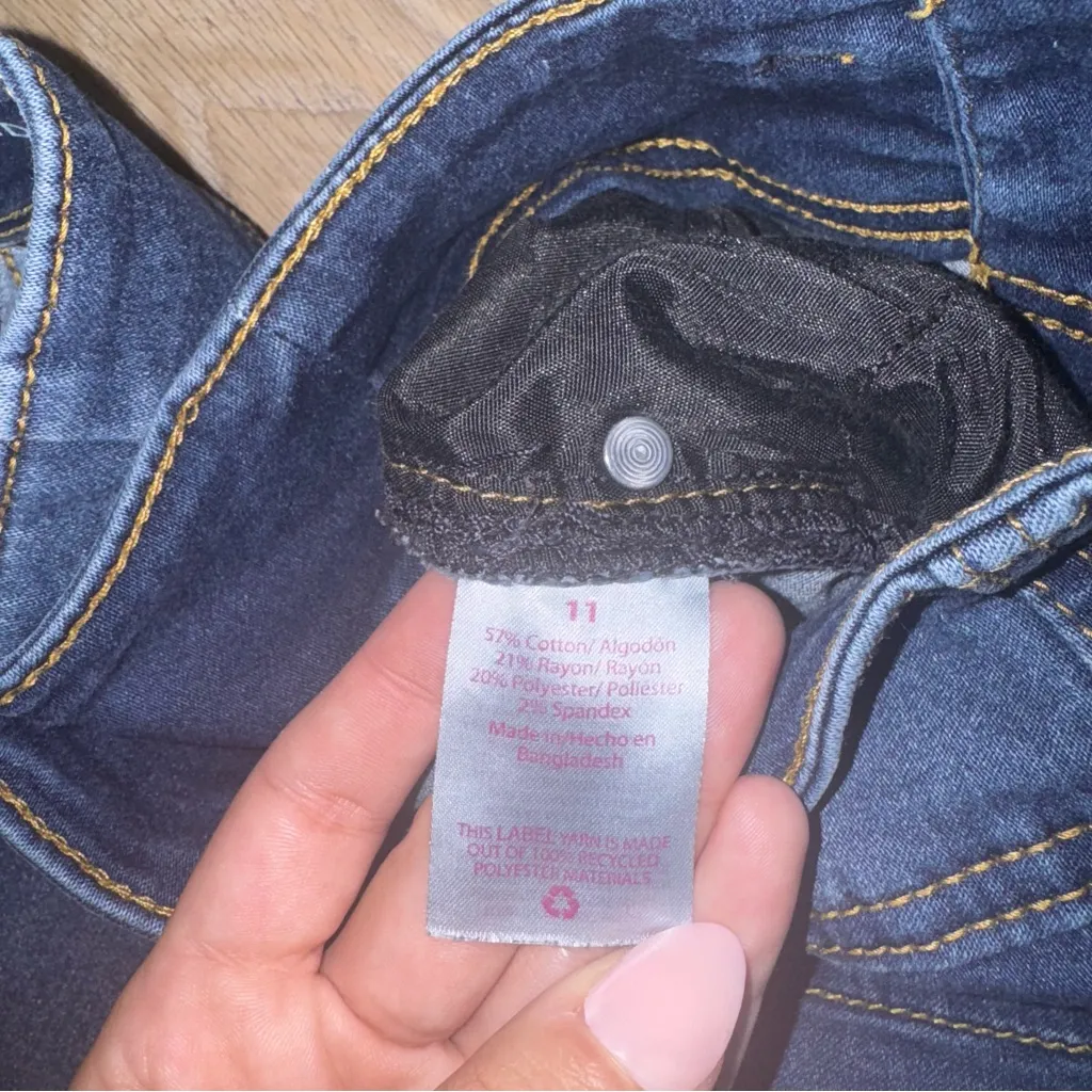 No Boundaries Dark Wash Skinny Jeans - Double Button - Size 11 - Image 2