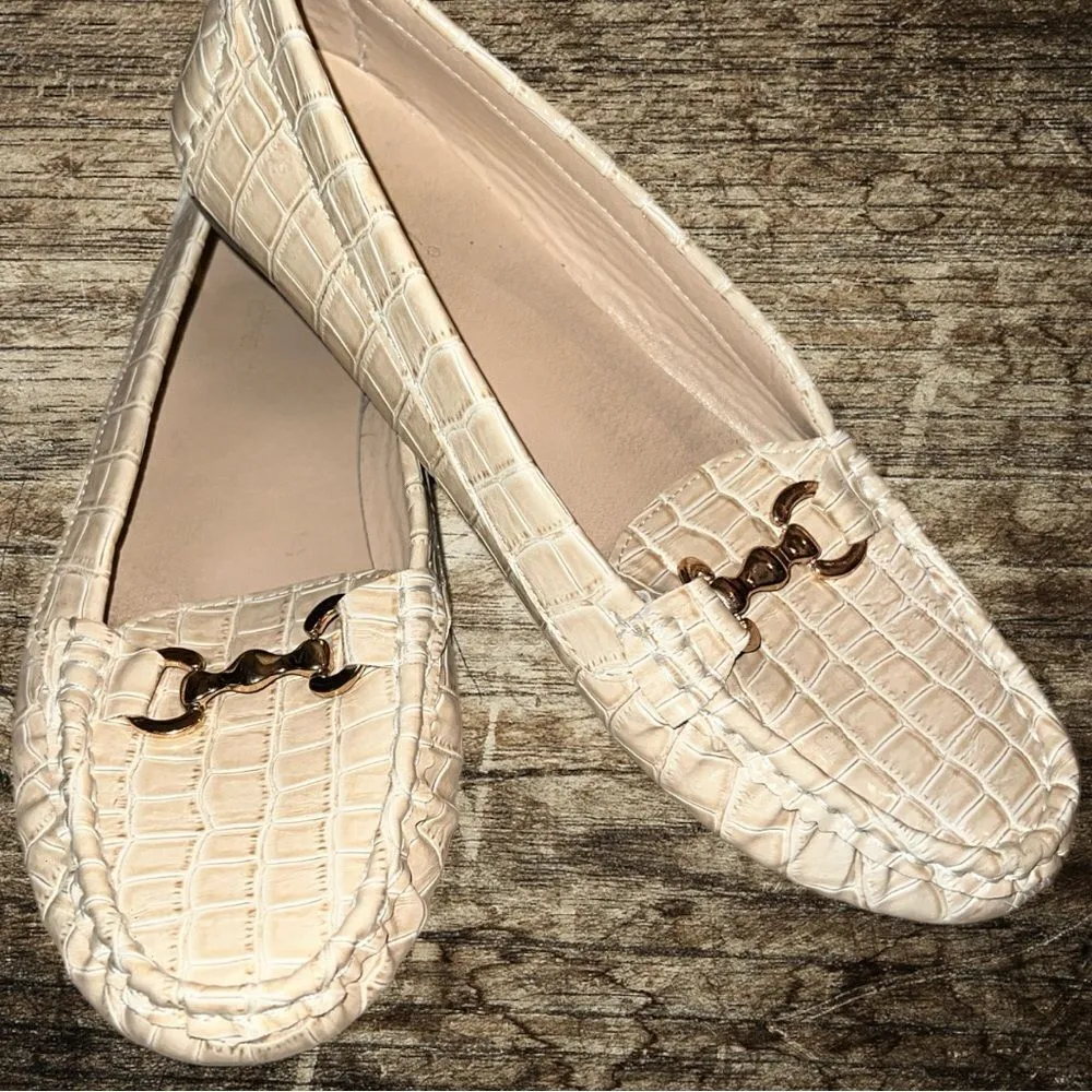 Truffles cream colored faux croc style slip on loafers! Ntn Gold Size 7 - Image 5