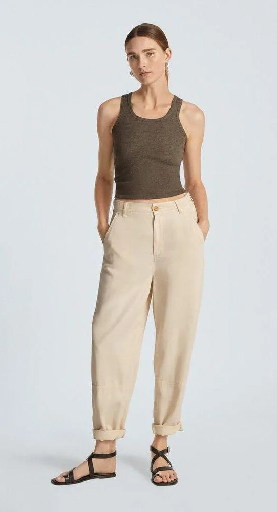 Everlane The Relaxed Chino in Buttersoft Barrel Pant in Parchment 4 - Image 9