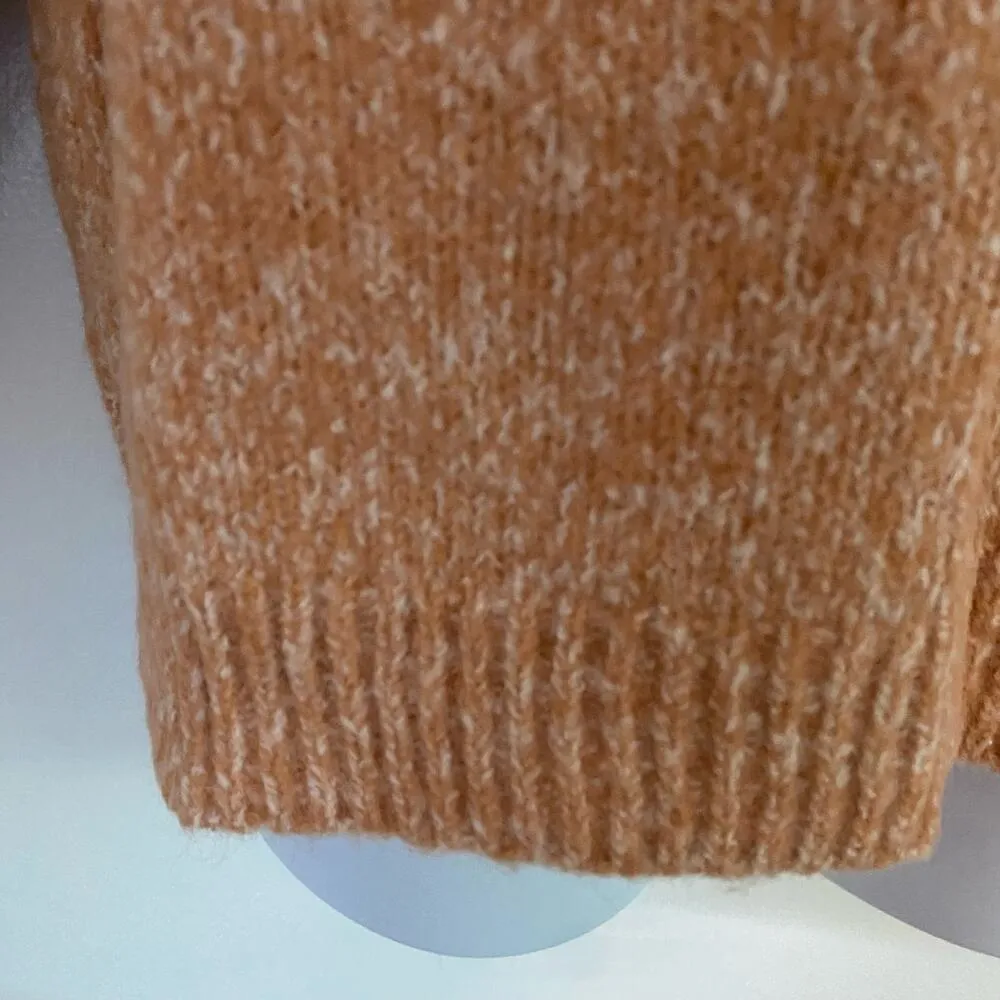 Pink Clover Crew Neck Orange White Soft Fuzzy Sweater L Large NWOT - Image 4