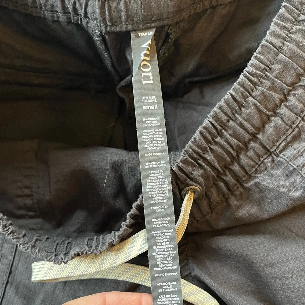 Vuori Ripstop Gray organic cotton raw hem pull on drawstring waist short size sm - Image 4