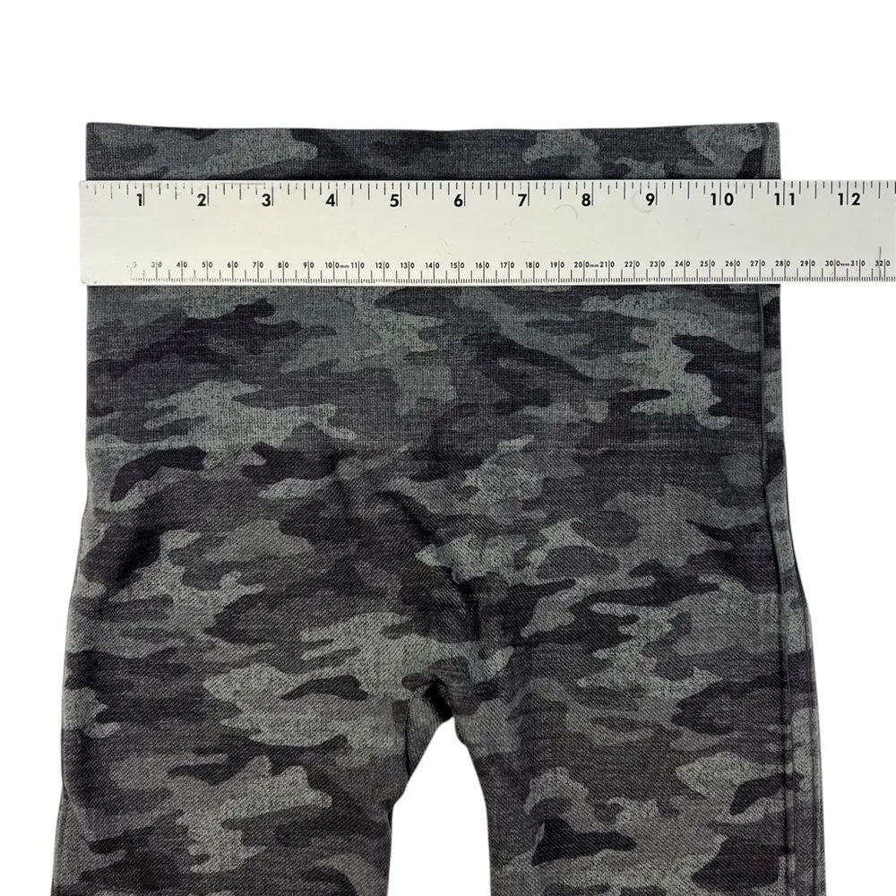 Spanx Look At Me Now Grey Heather Camo Seamless Leggings Size Small - Image 4