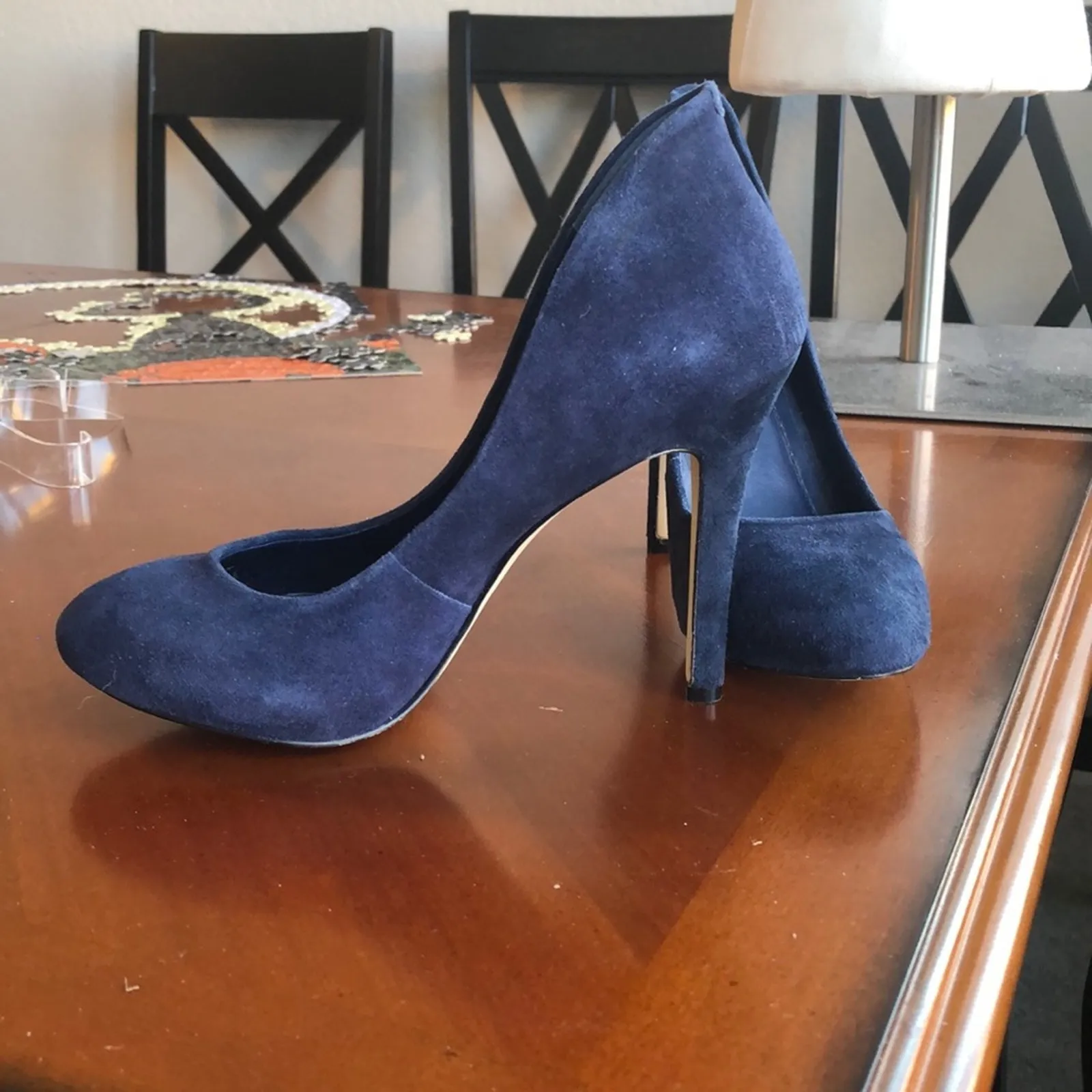 BCBG heels, suede blue classic chic timeless sexy size 7 minimalist - Image 4