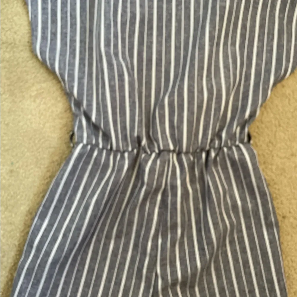 Pinstriped Romwe short sleeved suit romper - Image 5