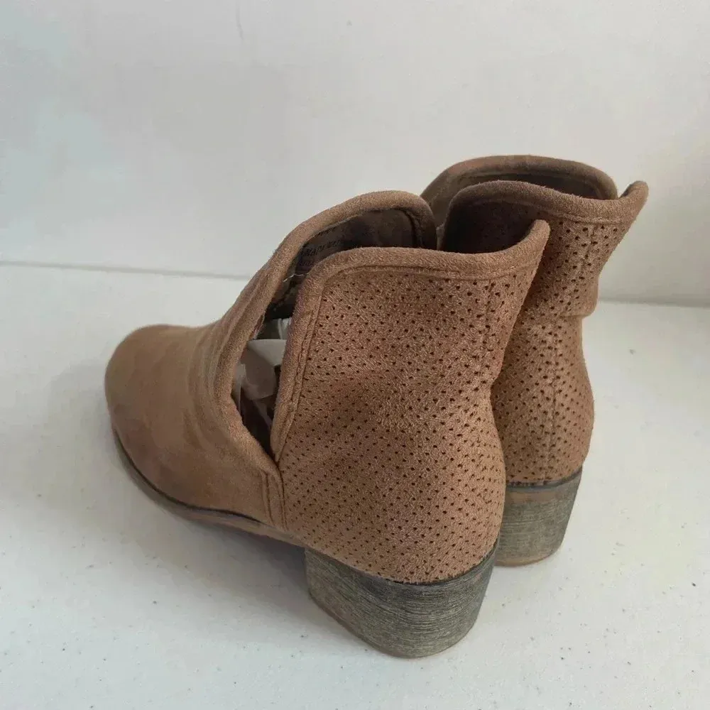 Seven7 Womens Soho‎ Boots, Sand Size 7 GUC! - Image 3