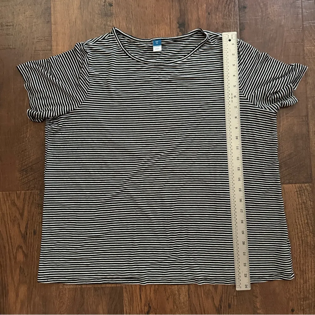 OLD NAVY Luxe black and white striped short sleeve tee shirt, size XL - Image 5