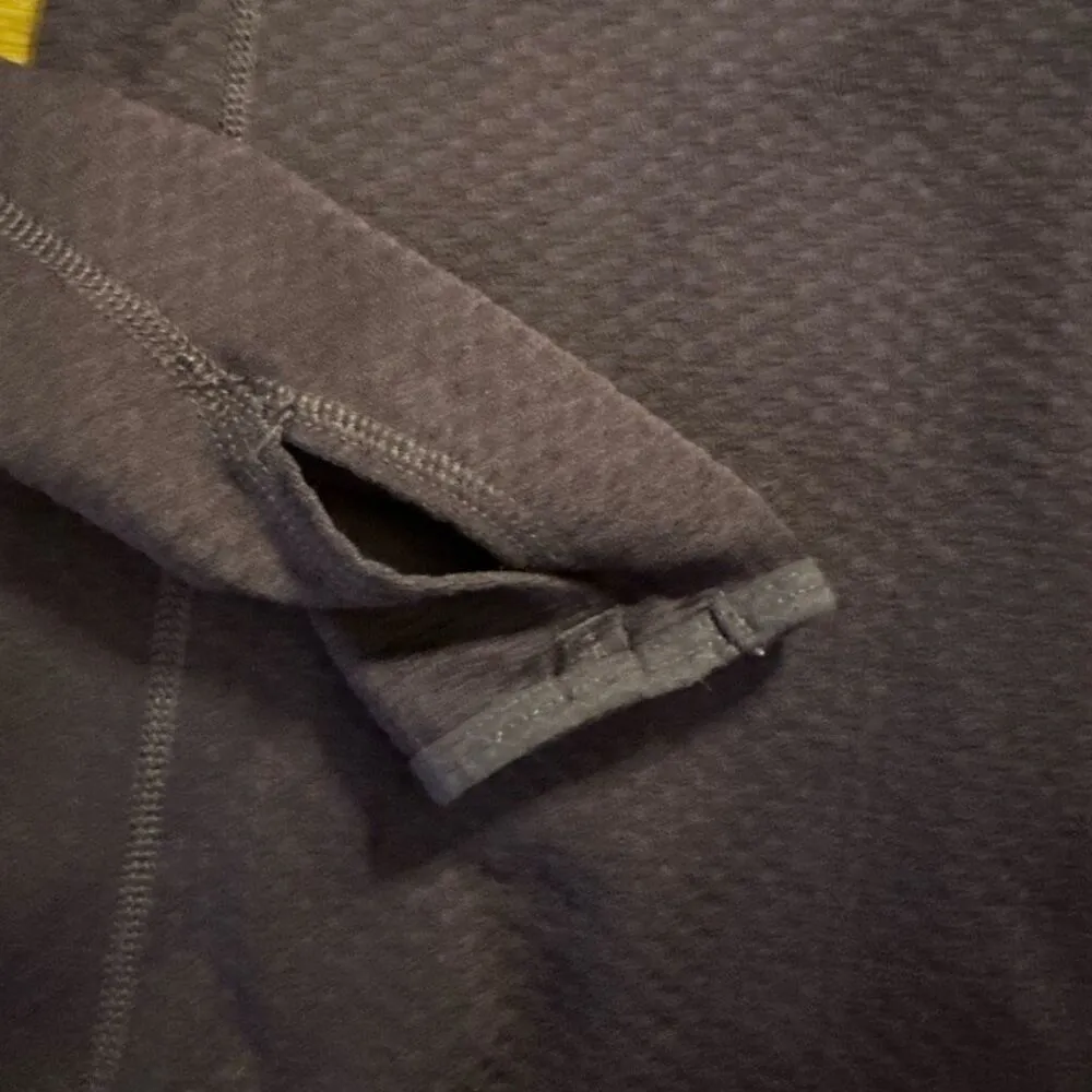 The North Face vaporwick 1/4 zip maroon pullover medium - Image 2