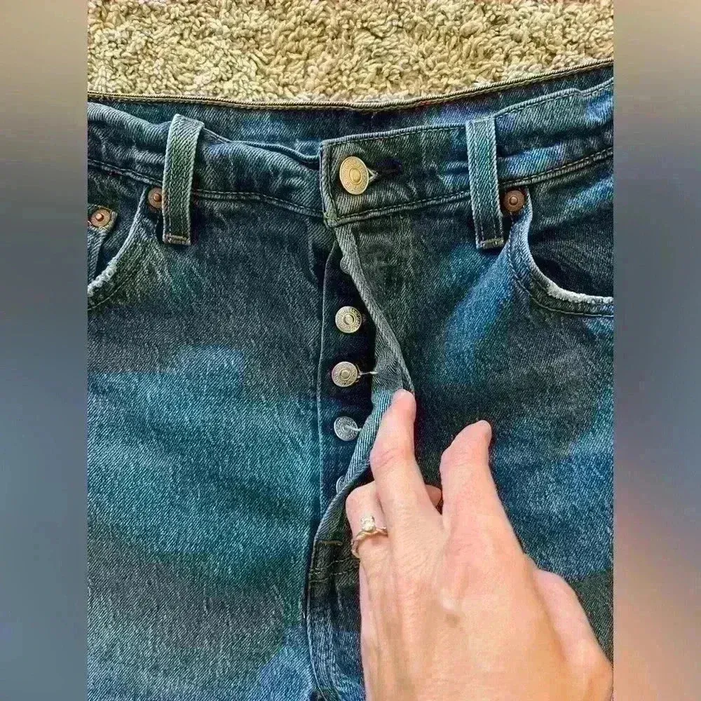 Levi’s 501 Cut off jean shorts Torn up bottom Levi’s 31 waist - Image 7