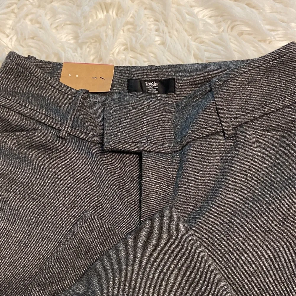 Mid Waist & Curvy Hip size 4 pants inseam 32” waist 30” color gray - Image 11