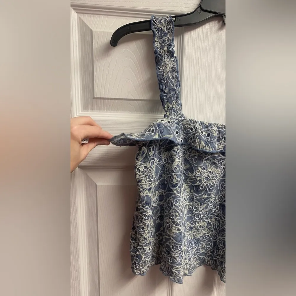 American Eagle Cotton/Viscose Embroidered Eyelet Ruffle Crop Top Size XS - Image 3