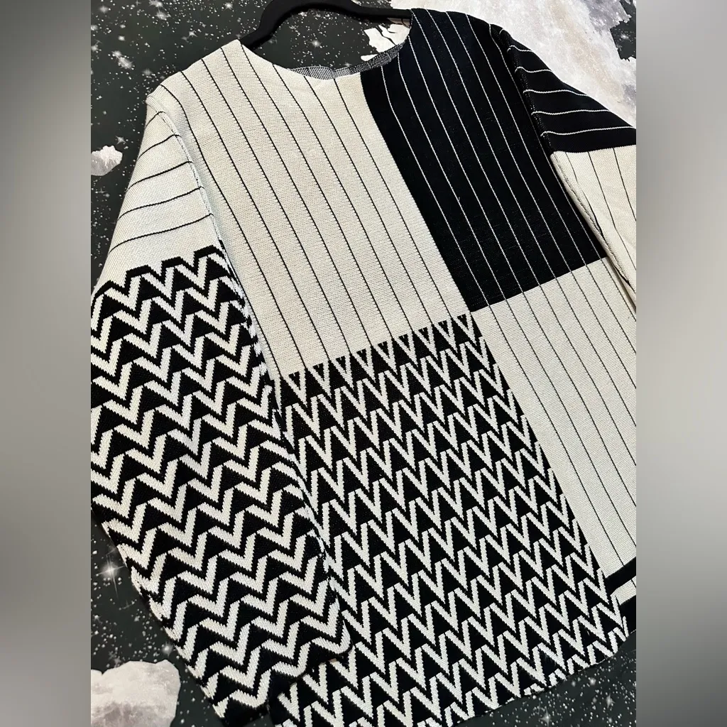 Luna Geometric Pattern Women’s Sweater - Image 3