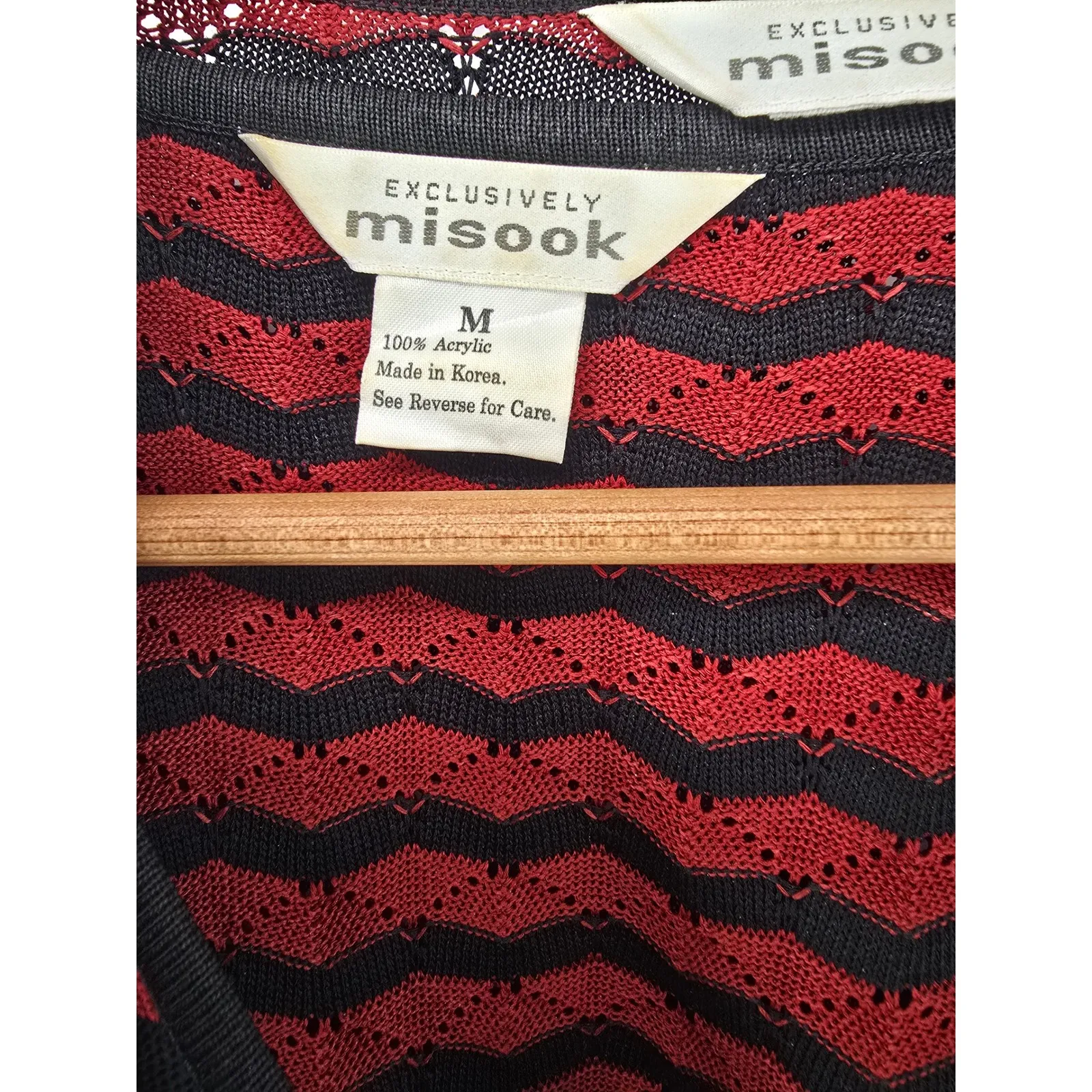 Exclusively Misoook Red Black Chevron Knit Cardigan Sweater Set Womens Medium - Image 3