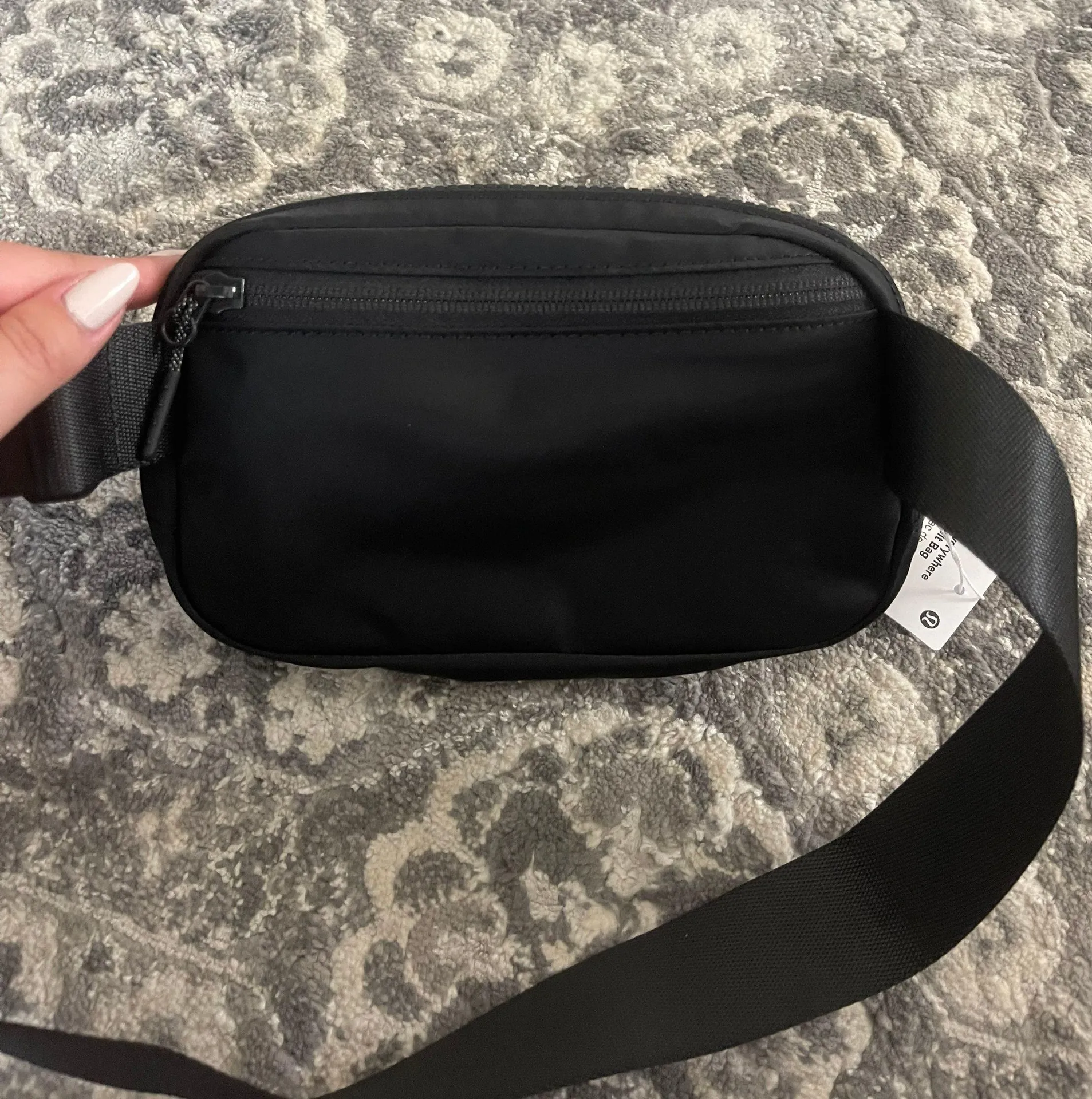 Lululemon Everywhere Belt Bag - Image 2
