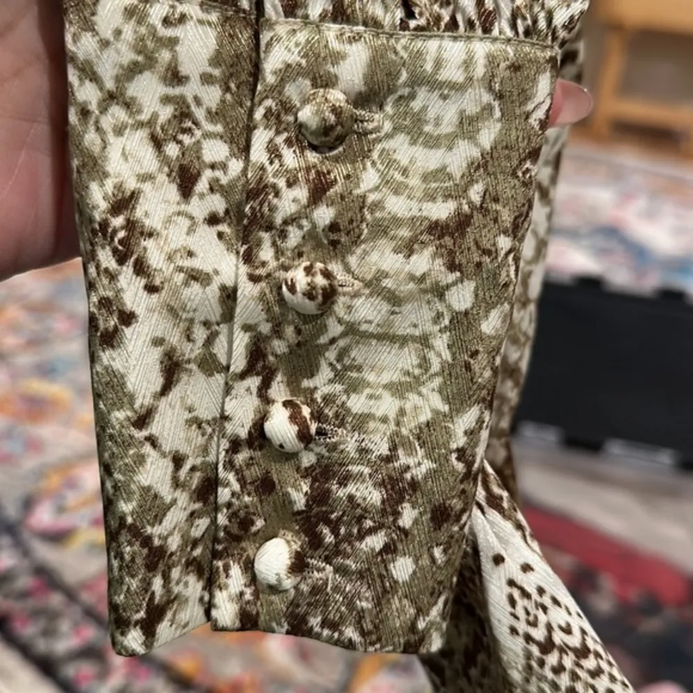 WAYF SWIFTY HOLLY BROWN SNAKESKIN SAND BROWN CREAM TAN PRINT SATIN DRESS XS - Image 9