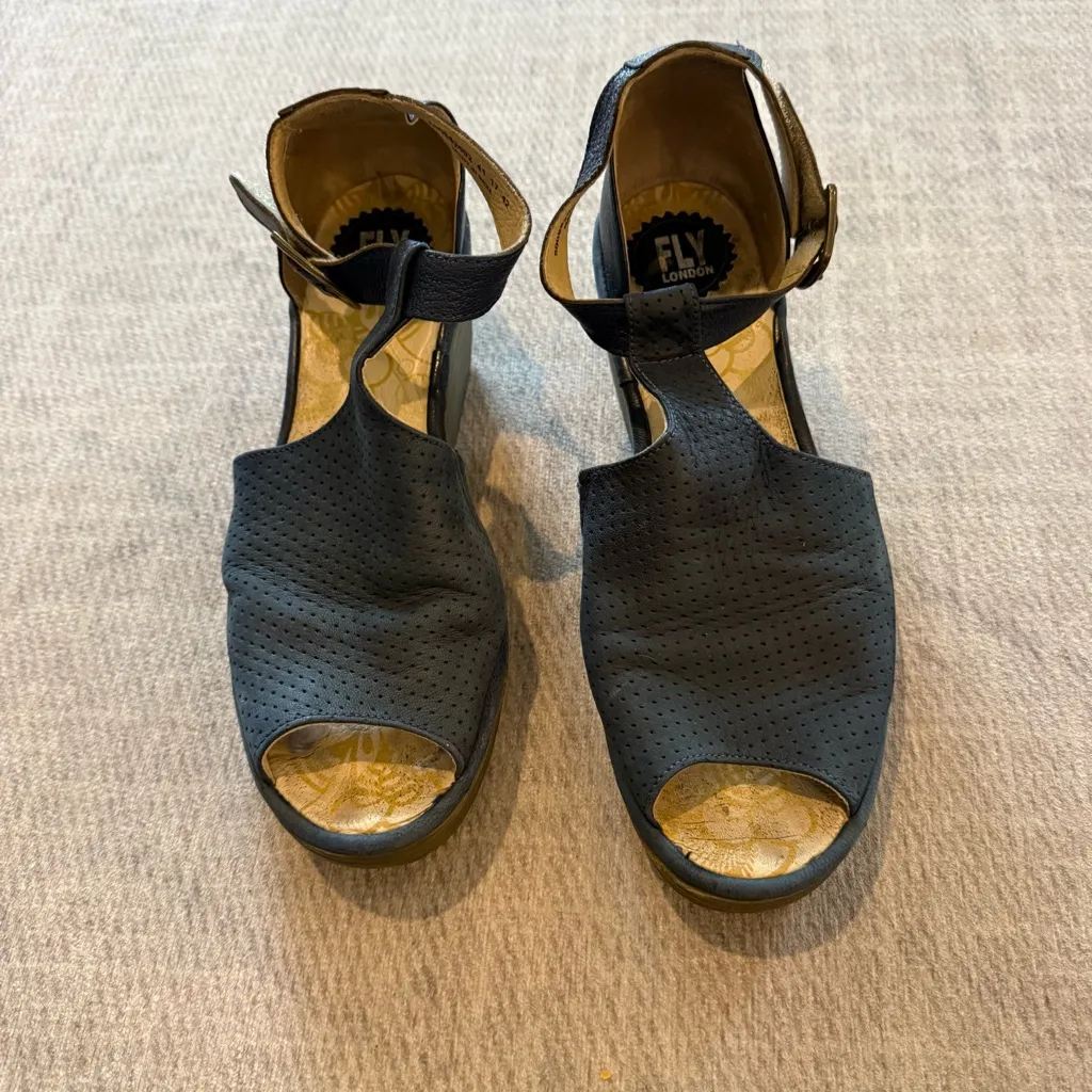 Fly London Yall Women's Navy Blue Perforated Leather Wedge Sandals 41 - Image 2