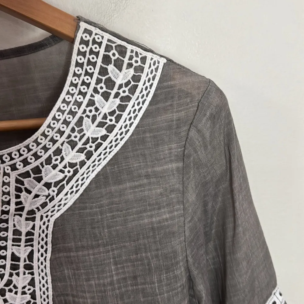 CalStyle Gray Brown White Crochet Trim Style boho popover tunic Size S - Image 4