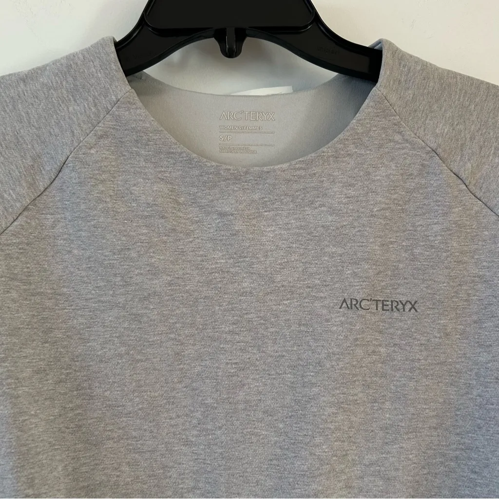 Arcteryx Momenta Centre Gray Pullover Long Sleeve Size Small - Image 4