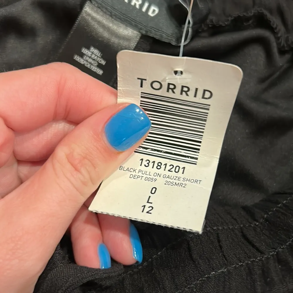Torrid NWT size 0 black shorts - Image 2