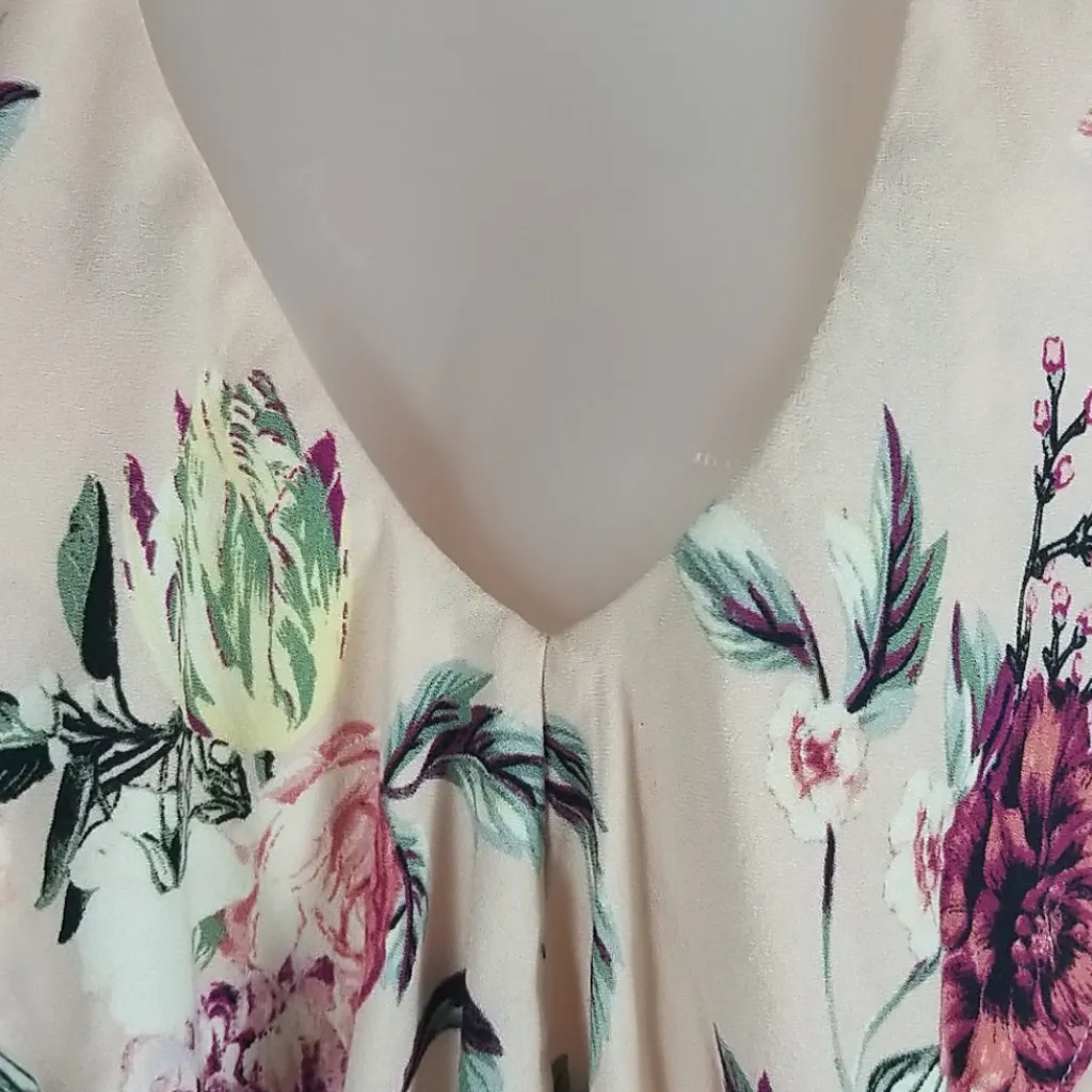 Flirty side cutout dress *NEW W/TAGS* - Image 3