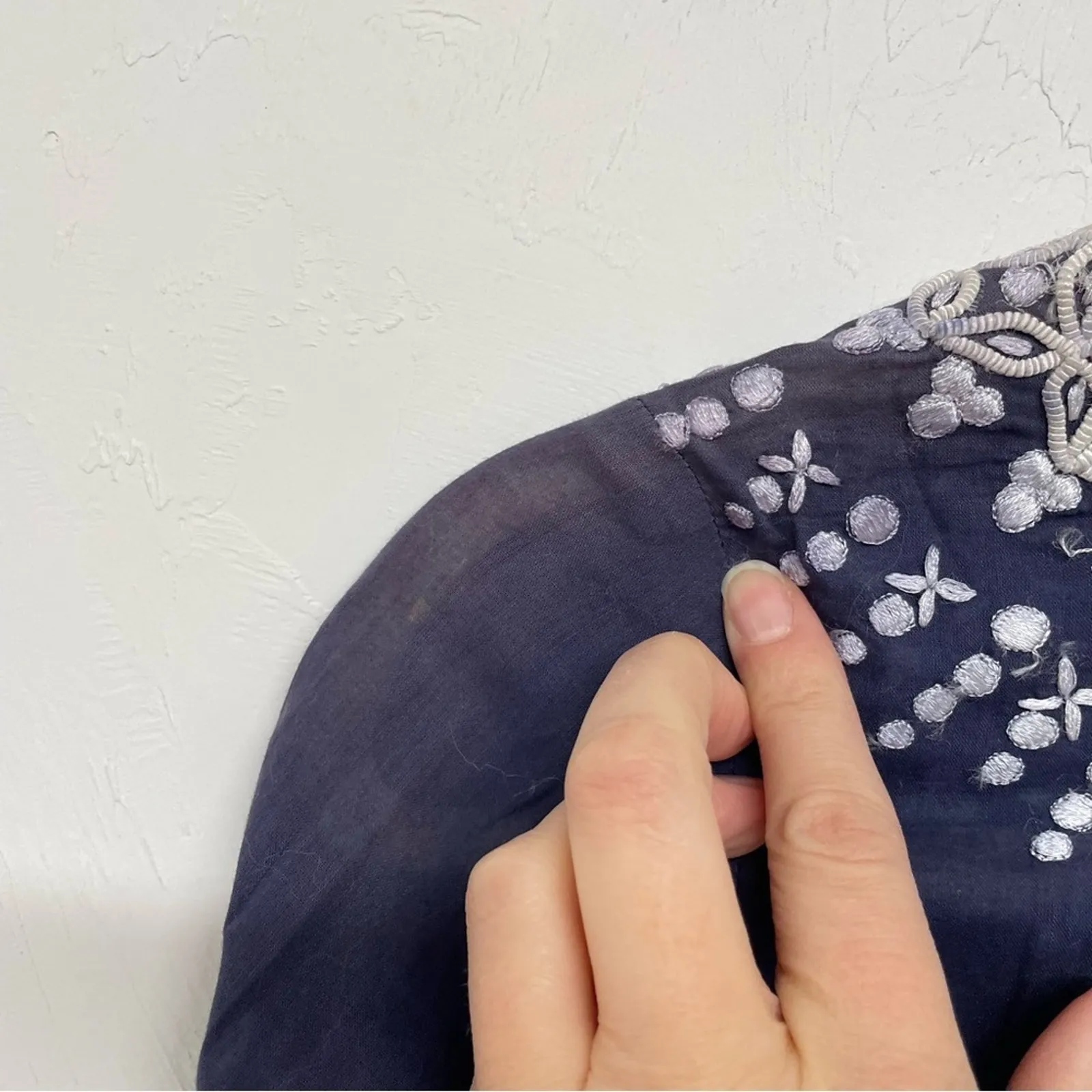 Sachin & Babi Blue Embroidered Boho Blouse Womens XS Beachy Sheer Lightweight - Image 6