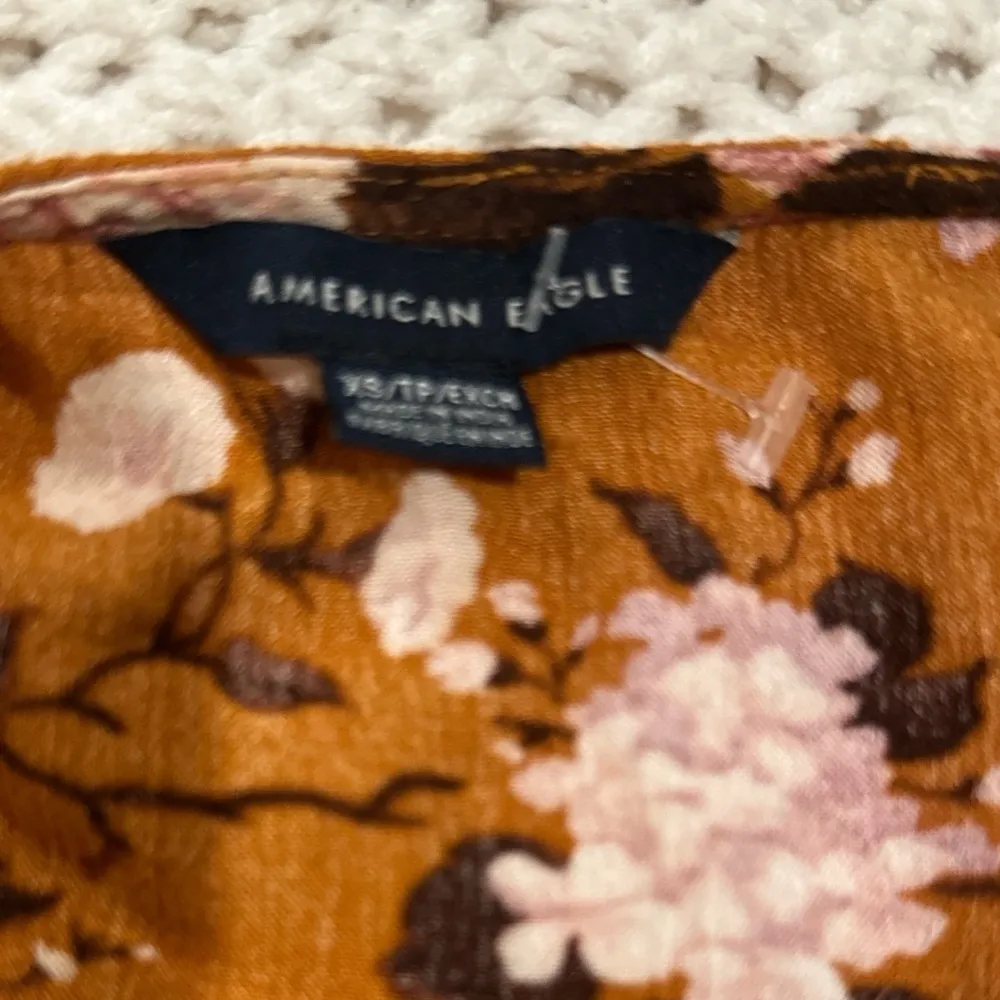 American eagle XS Floral Women's Top in Orange and Pink - Image 2